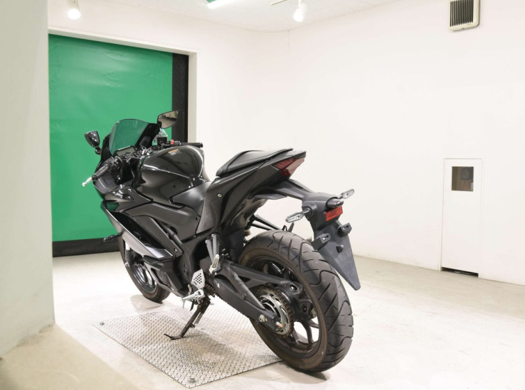 Мотоцикл Yamaha YZF-R25A с пробегом 7931 km