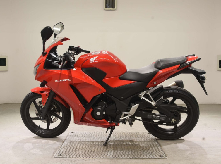 Мотоцикл Honda CBR250R-3A з пробігом 34747 km