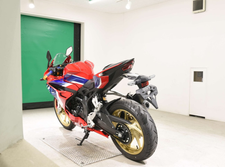 Мотоцикл Honda CBR250RR-2 с пробегом 1519 km
