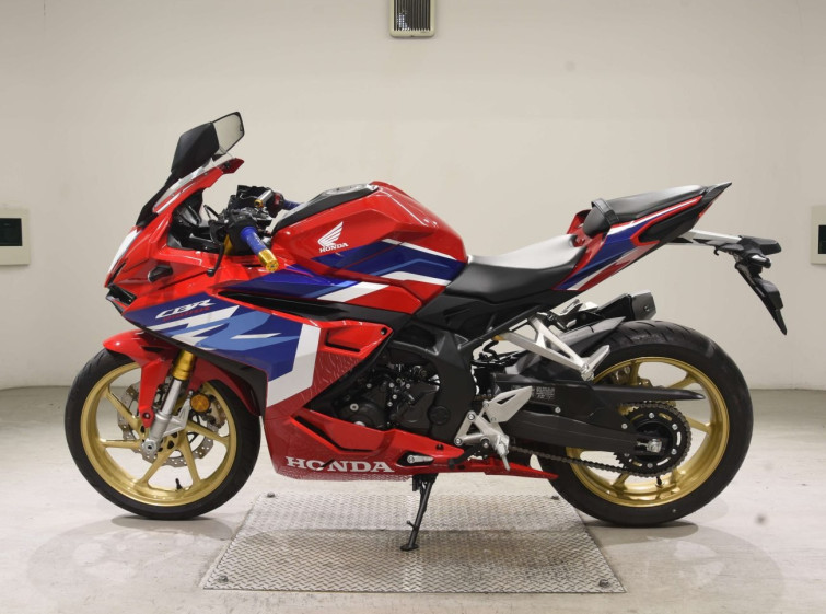 Мотоцикл Honda CBR250RR-2 с пробегом 1519 km