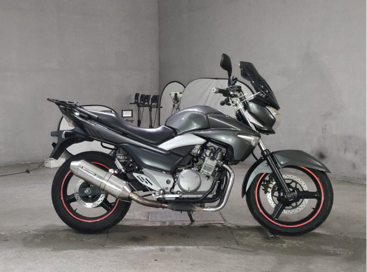 Мотоцикл Suzuki GSR250 з пробігом 39712 km