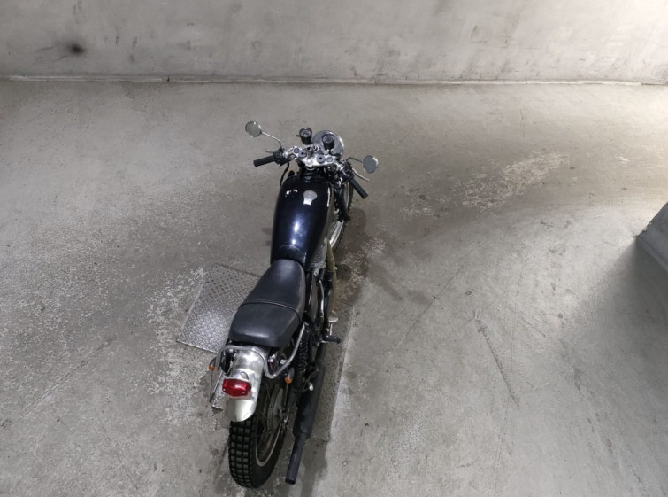 Мотоцикл Yamaha SR400 з пробігом 1100 km