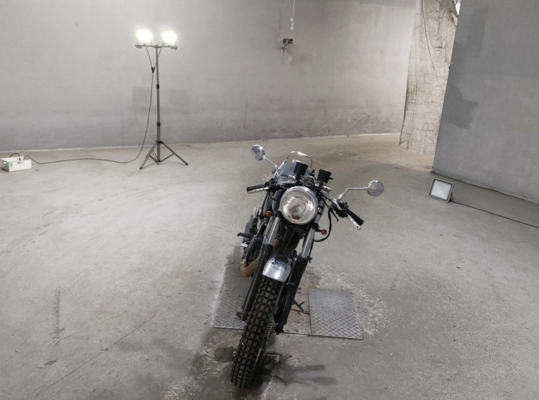 Мотоцикл Yamaha SR400 з пробігом 1100 km