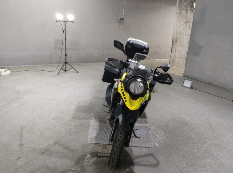 Мотоцикл Suzuki V-STROM DL250 з пробігом 29967 km