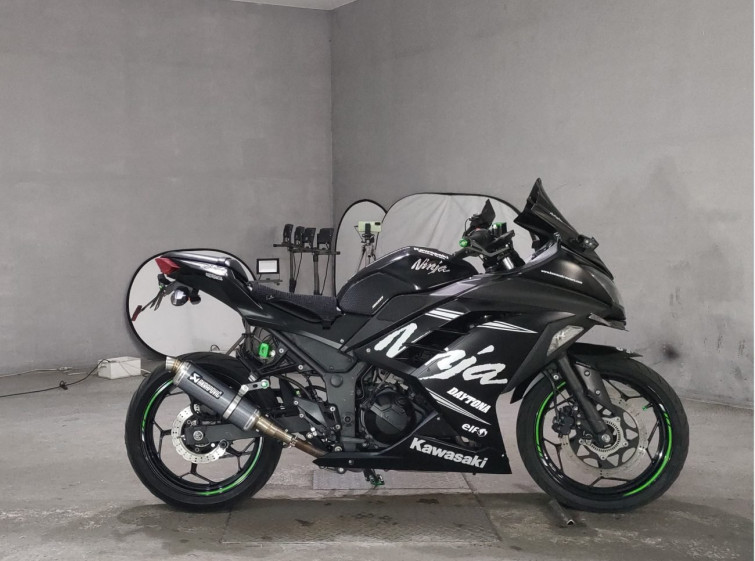 Мотоцикл Kawasaki NINJA250 з пробігом 26454 km
