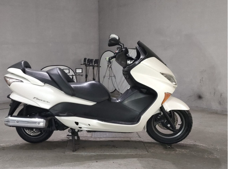 Мотоцикл Honda FORZA Z с пробегом 23118 km