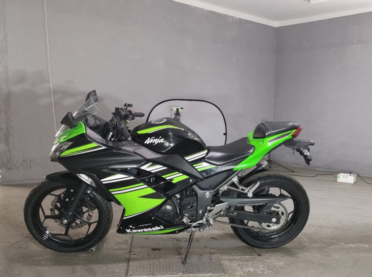 Мотоцикл Kawasaki NINJA250 с пробегом 10706 km
