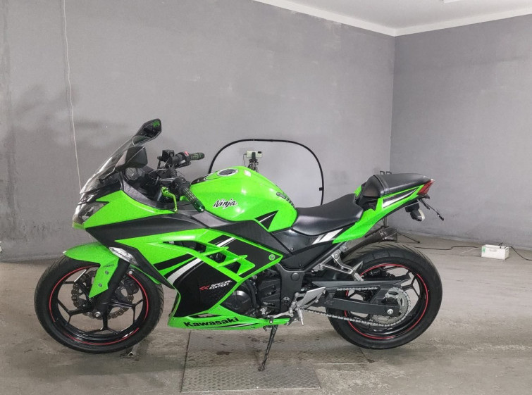Мотоцикл Kawasaki NINJA250 з пробігом 21070 km