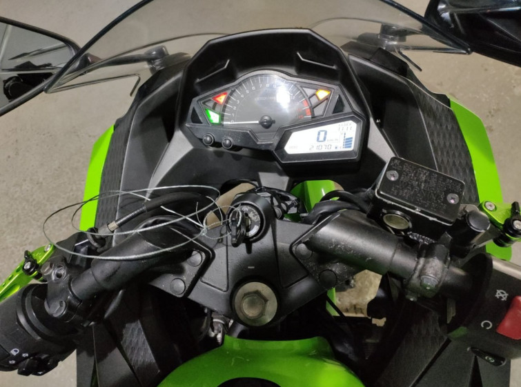 Мотоцикл Kawasaki NINJA250 з пробігом 21070 km