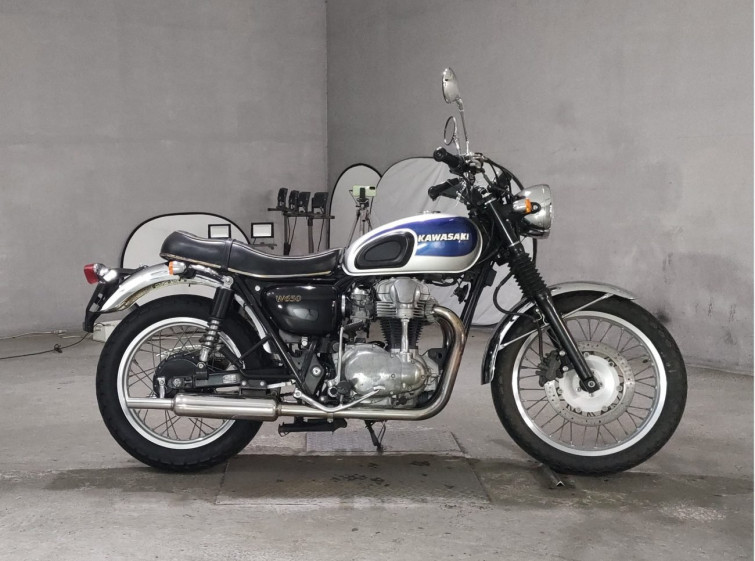 Мотоцикл Kawasaki W650 с пробегом 3383 km