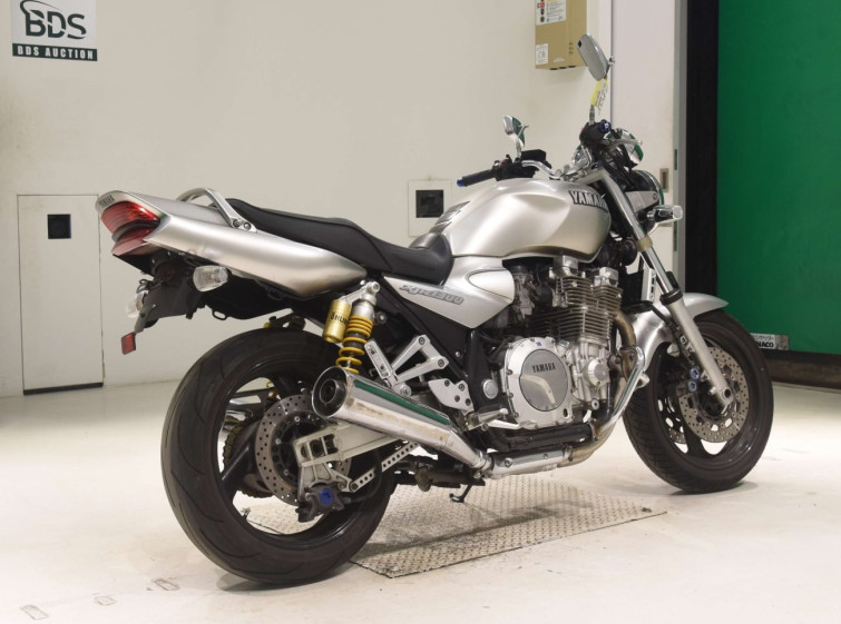 Мотоцикл Yamaha XJR1300