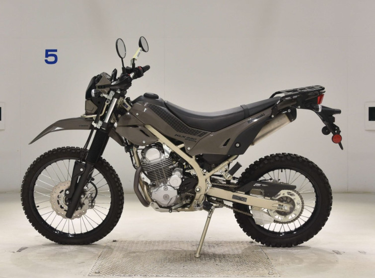 Мотоцикл Kawasaki KLX230 SHERPA з пробігом 427 km