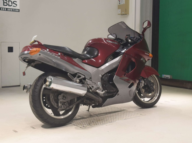 Мотоцикл Kawasaki ZZ-R1100 с пробегом 79117 km