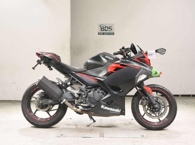 Мотоцикл Kawasaki NINJA250-2 з пробігом 38101 km
