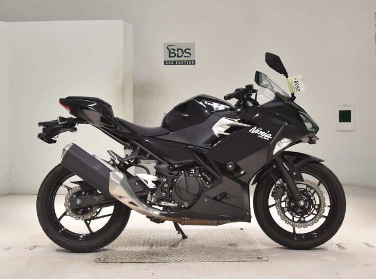 Мотоцикл Kawasaki NINJA400 з пробігом 13750 km