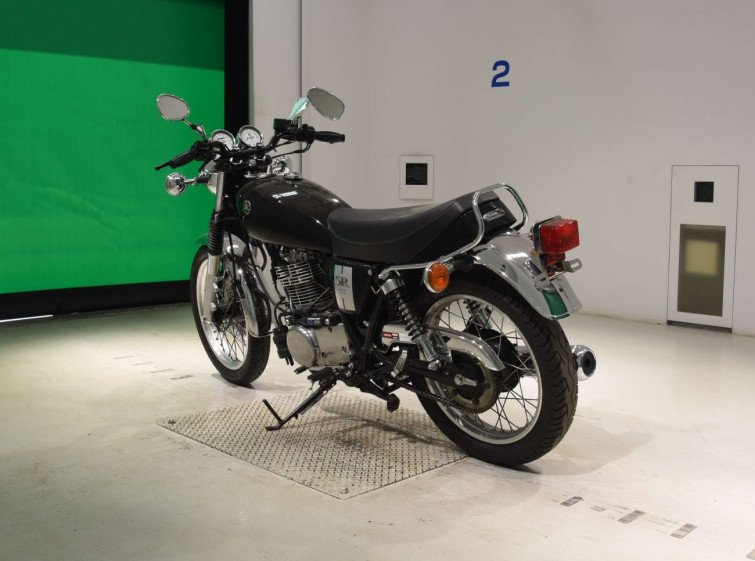 Мотоцикл Yamaha SR400 с пробегом 13022 km