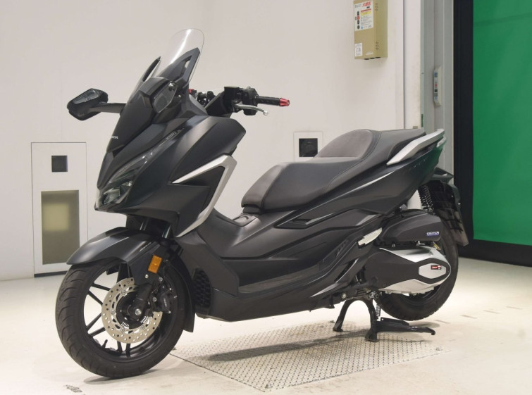 Мотоцикл Honda FORZA з пробігом 4625 km