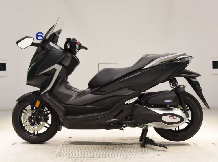 Мотоцикл Honda FORZA з пробігом 4625 km