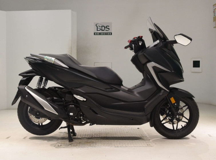 Мотоцикл Honda FORZA з пробігом 4625 km