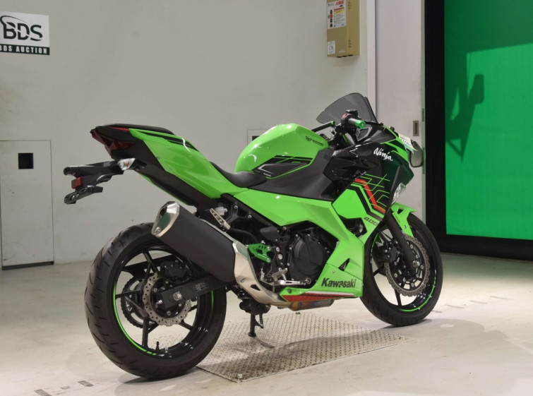 Мотоцикл Kawasaki NINJA400 з пробігом 949 km
