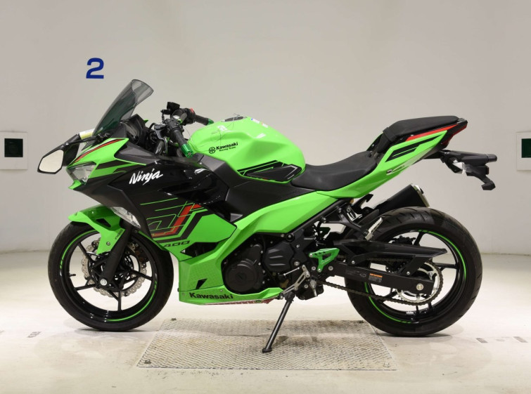 Мотоцикл Kawasaki NINJA400 з пробігом 949 km