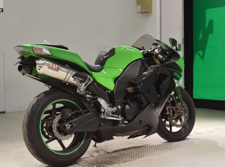 Мотоцикл Kawasaki NINJA ZX-10R з пробігом 8575 km