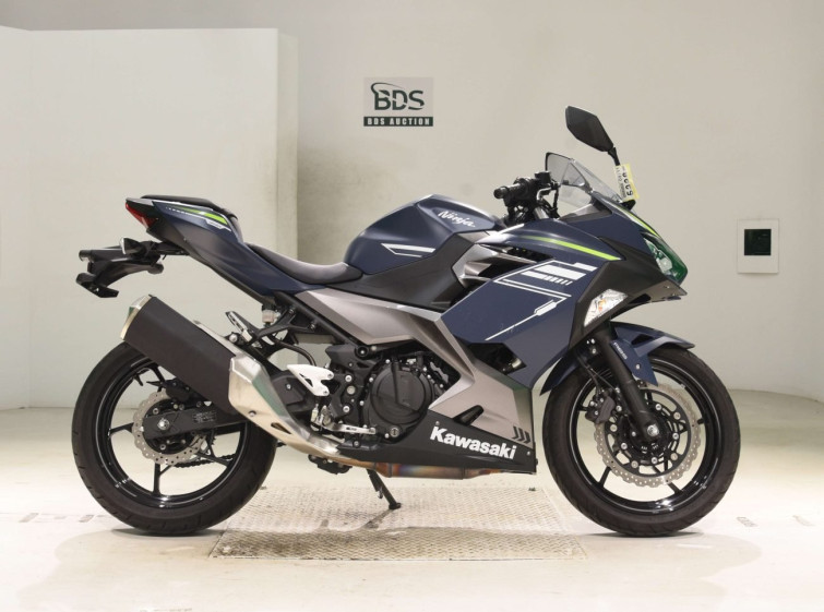 Мотоцикл Kawasaki NINJA400 с пробегом 5611 km
