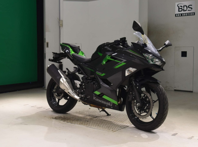 Мотоцикл Kawasaki NINJA400 с пробегом 1837 km