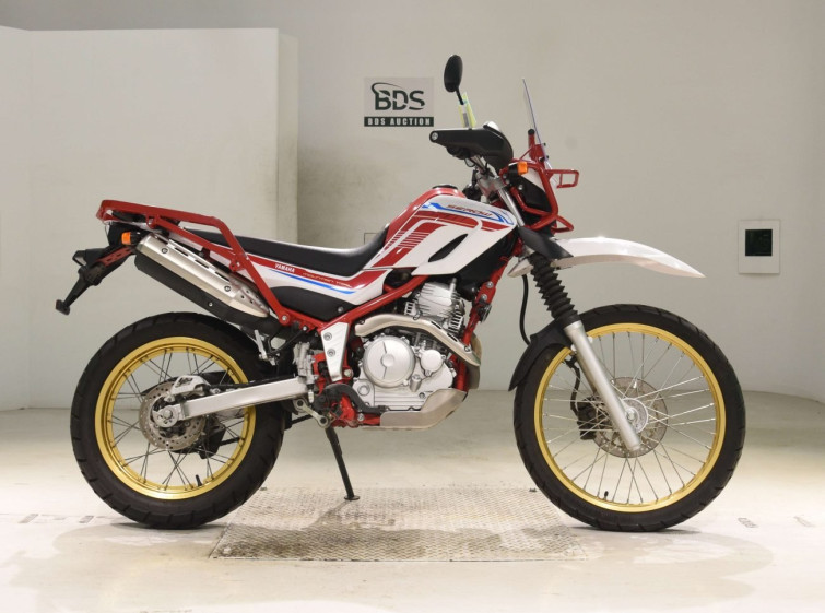 Мотоцикл Yamaha touring serow с пробегом 18200 km