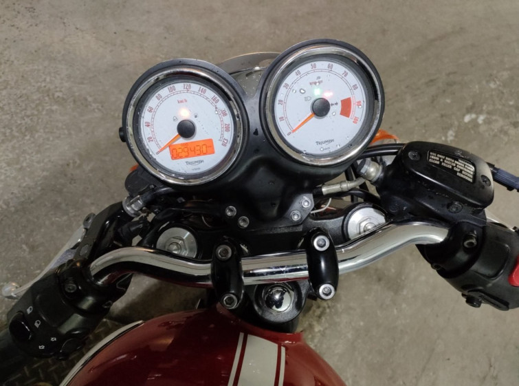 Мотоцикл Triumph THRUXTON 900 з пробігом 29430 km