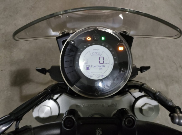 Мотоцикл Husqvarna SVARTPILEN 401 з пробігом 24993 km