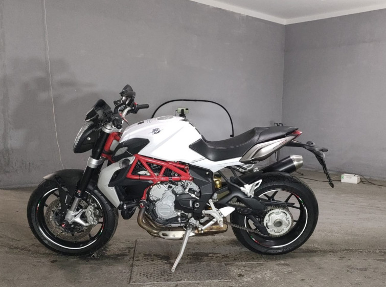 Мотоцикл MV Agusta BRUTALE800 з пробігом 2937 km