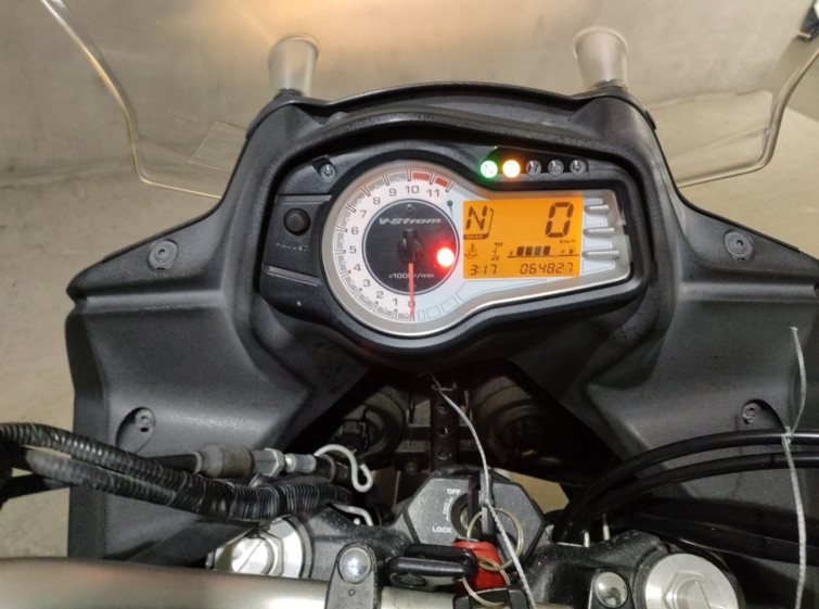 Мотоцикл Suzuki V-STROM DL650 с пробегом 64827 km