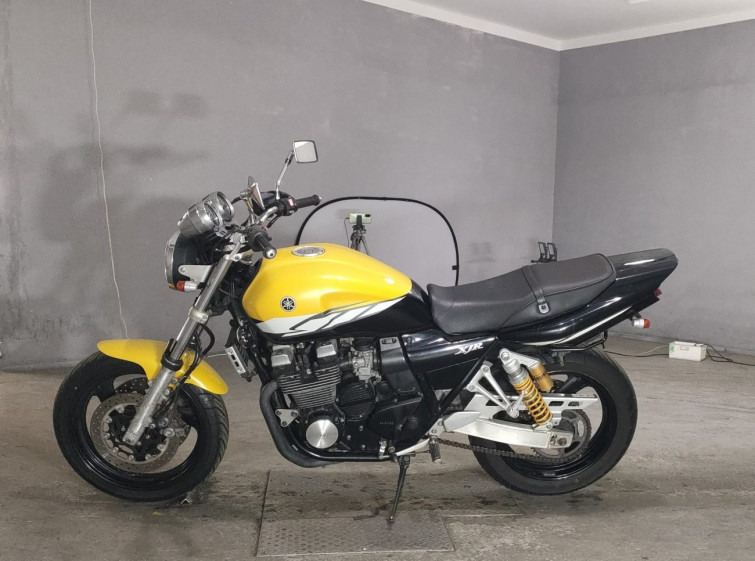Мотоцикл Yamaha XJR400