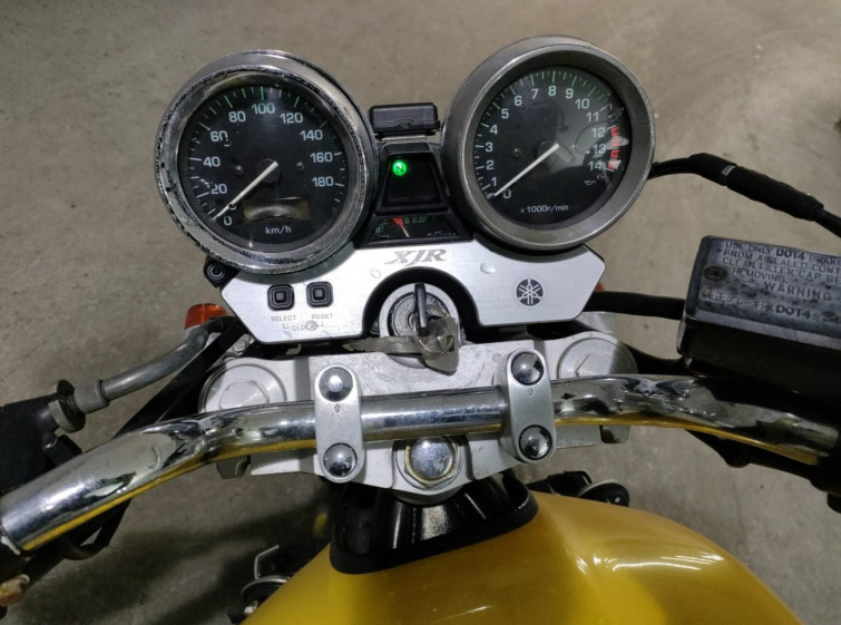 Мотоцикл Yamaha XJR400