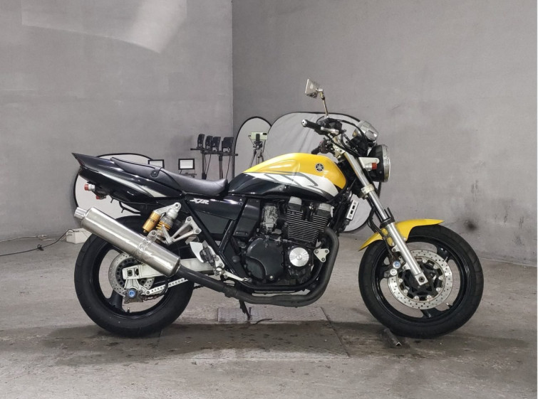 Мотоцикл Yamaha XJR400