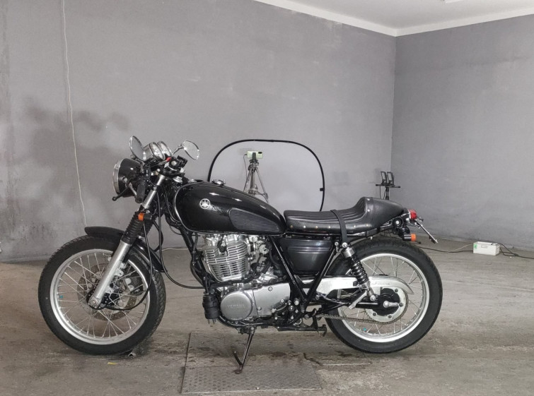 Мотоцикл Yamaha SR400 з пробігом 5166 km