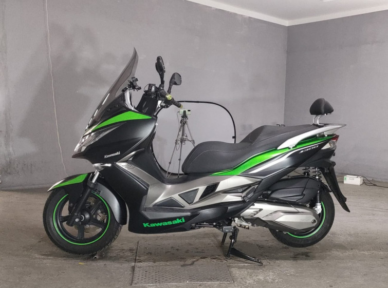 Мотоцикл Kawasaki J300 з пробігом 7988 km