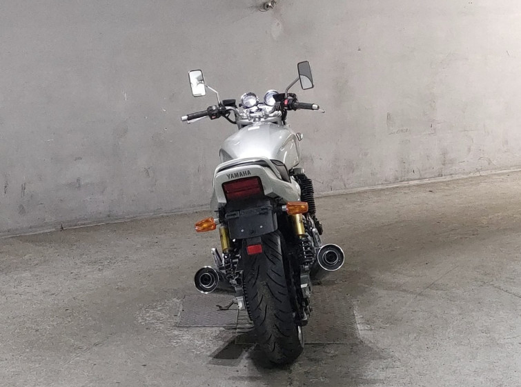 Мотоцикл Yamaha XJR1200 з пробігом 23543 km