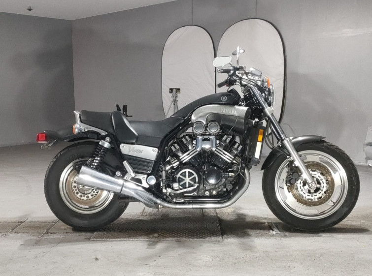 Мотоцикл Yamaha V-MAX1200 з пробігом 7476 km