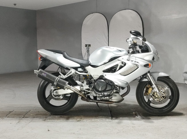 Мотоцикл Honda VTR1000F з пробігом 25156 km