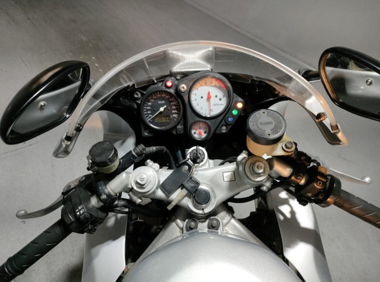 Мотоцикл Honda VTR1000F з пробігом 25156 km