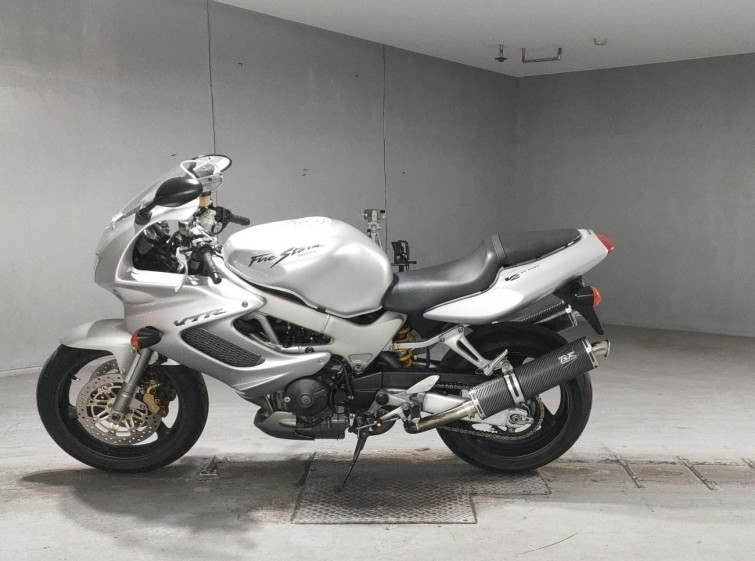 Мотоцикл Honda VTR1000F з пробігом 25156 km