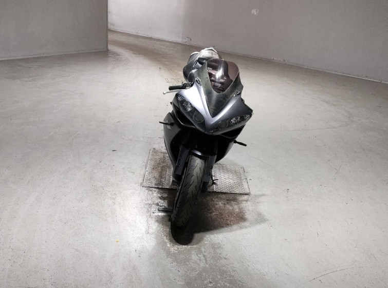 Мотоцикл Yamaha YZF-R1 з пробігом 84773 km