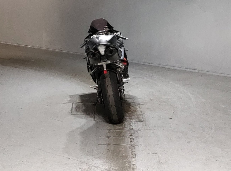 Мотоцикл Yamaha YZF-R1 з пробігом 84773 km