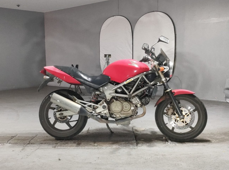 Мотоцикл Honda VTR250 з пробігом 16594 km
