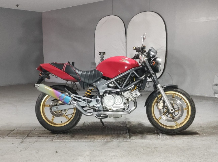 Мотоцикл Honda VTR250 с пробегом 18744 km