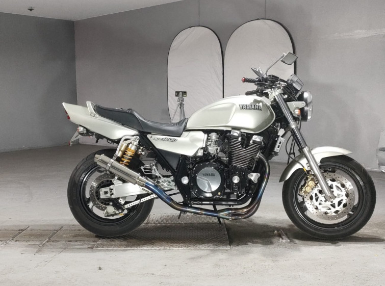 Мотоцикл Yamaha XJR1200 з пробігом 7813 km