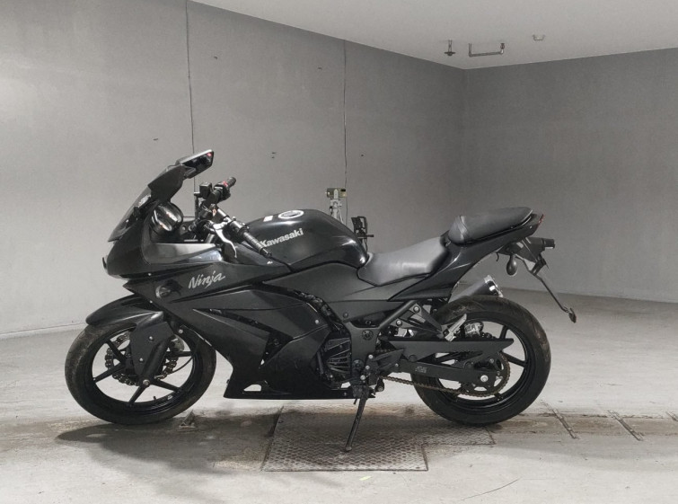 Мотоцикл Kawasaki NINJA250R с пробегом 799 km