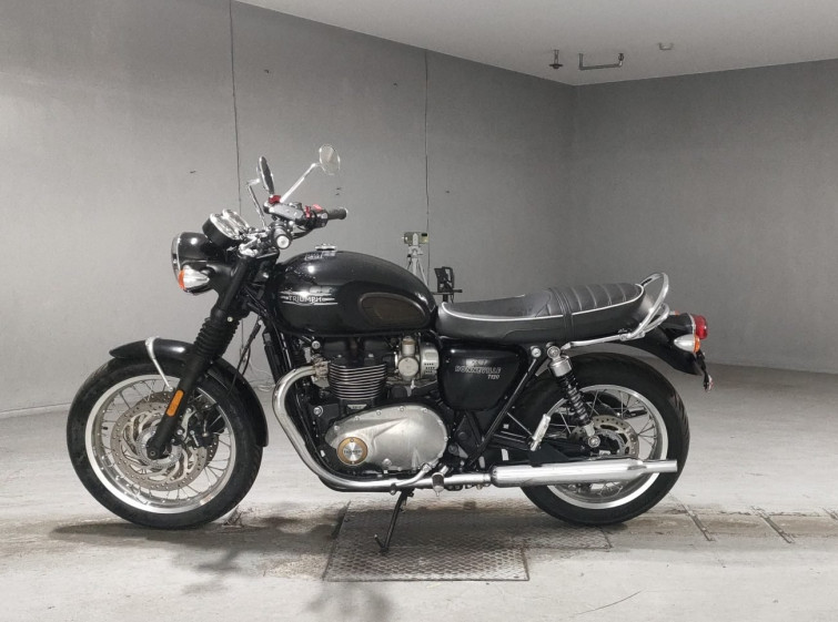 Мотоцикл Triumph T120 BONNEVILLE з пробігом 2651 km